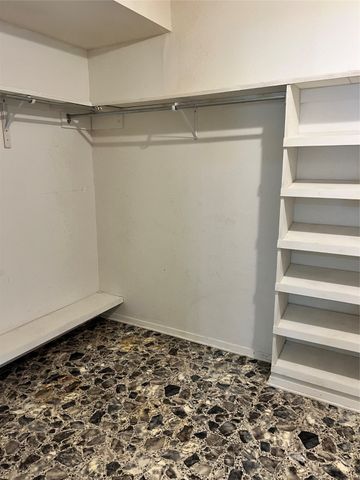 2088 County Road 1215, Savoy, TX 75479