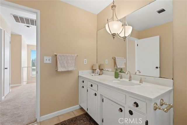 1142 N Gem Street, Tulare, CA 93274