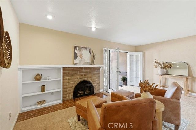 1142 N Gem Street, Tulare, CA 93274