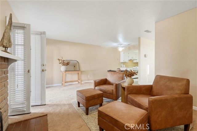 1142 N Gem Street, Tulare, CA 93274