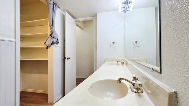 4427 Chapman Street, The Colony, TX 75056