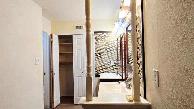 4427 Chapman Street, The Colony, TX 75056