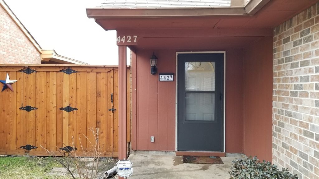 4427 Chapman Street, The Colony, TX 75056