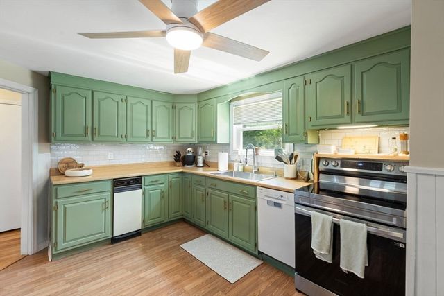 1569 Main St, Tewksbury, MA 01876