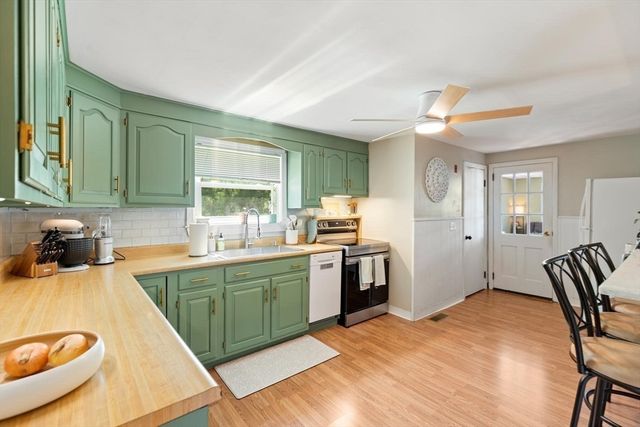 1569 Main St, Tewksbury, MA 01876