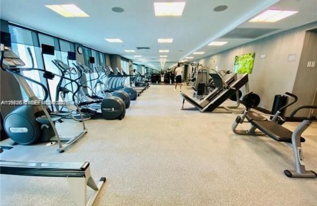 950 Brickell Bay Dr 2001, Miami, FL 33131