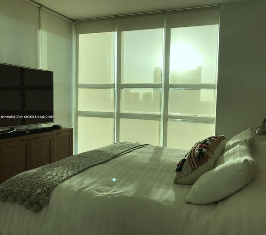 950 Brickell Bay Dr 2001, Miami, FL 33131