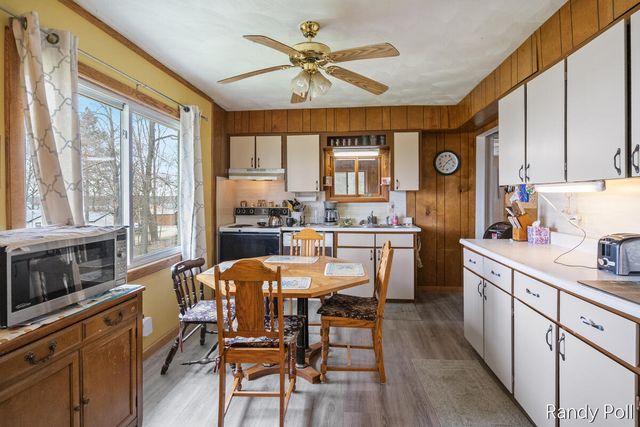 10116 Lakeshore Drive, Chippewa Twp, MI 49320