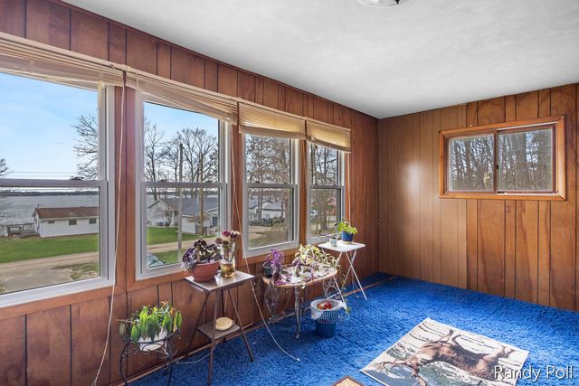 10116 Lakeshore Drive, Chippewa Twp, MI 49320
