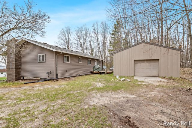 10116 Lakeshore Drive, Chippewa Twp, MI 49320