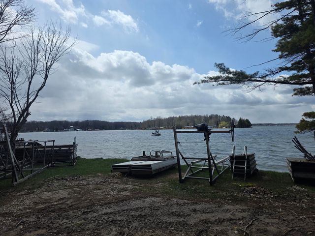 10116 Lakeshore Drive, Chippewa Twp, MI 49320