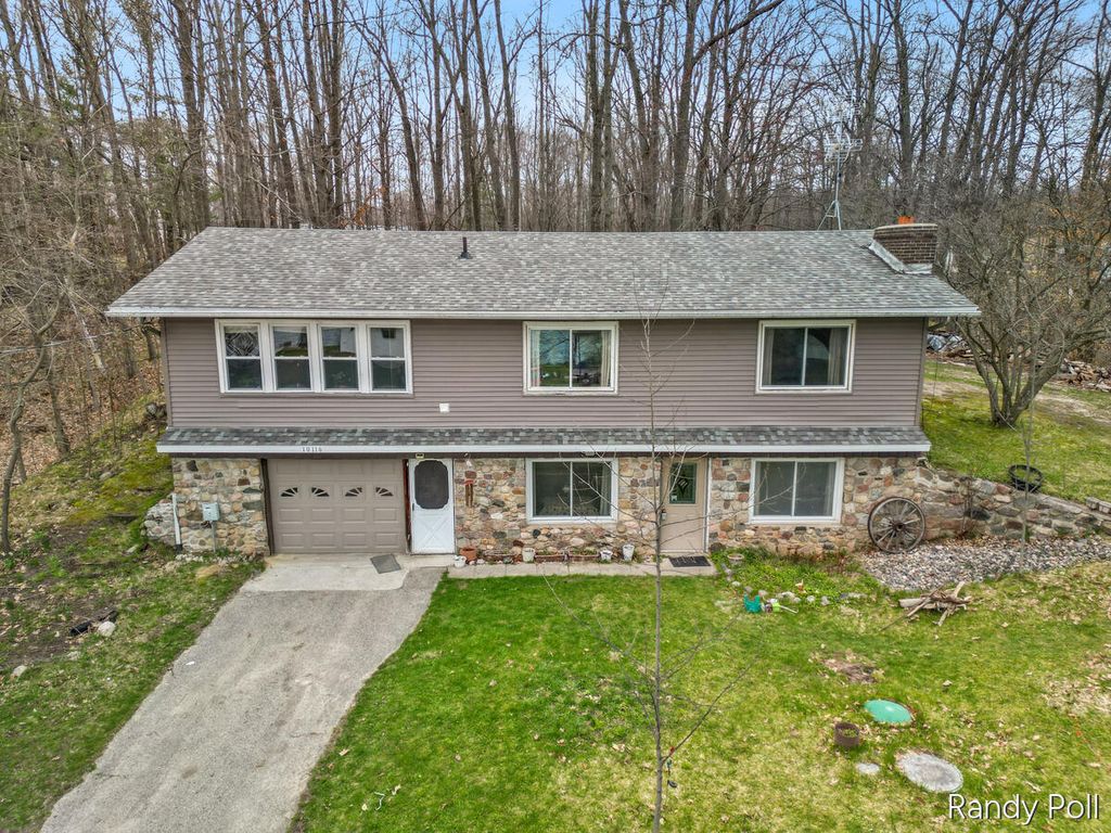 10116 Lakeshore Drive, Chippewa Twp, MI 49320