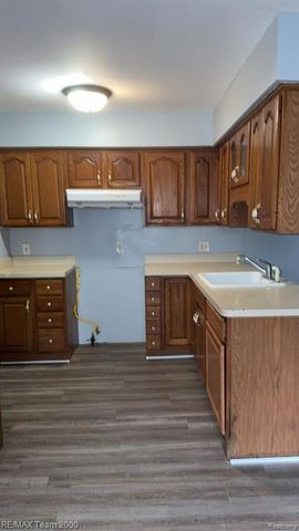 34881 Lynn Drive, Romulus, MI 48174