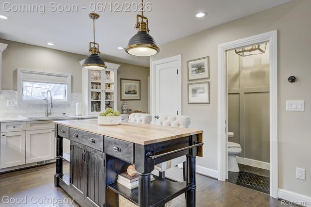 3105 Culbertson Avenue, Rochester Hills, MI 48307