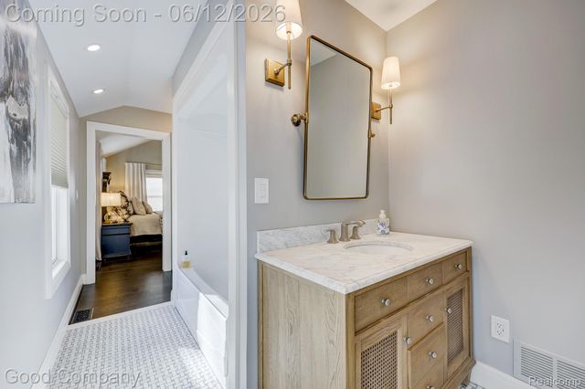 3105 Culbertson Avenue, Rochester Hills, MI 48307