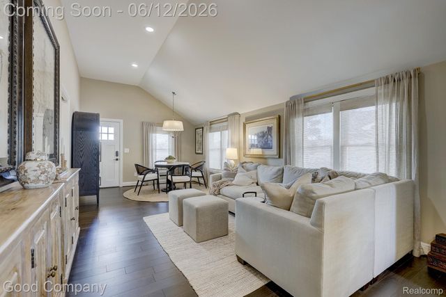 3105 Culbertson Avenue, Rochester Hills, MI 48307