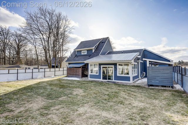 3105 Culbertson Avenue, Rochester Hills, MI 48307