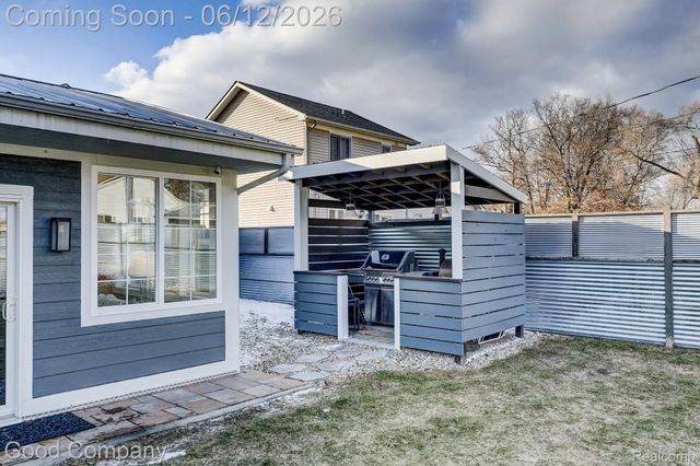 3105 Culbertson Avenue, Rochester Hills, MI 48307