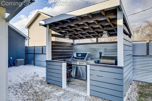 3105 Culbertson Avenue, Rochester Hills, MI 48307