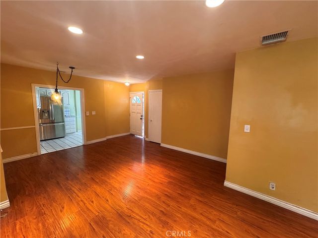 6923 Comanche Avenue, Winnetka, CA 91306