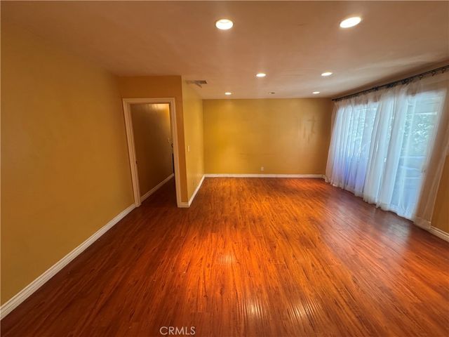 6923 Comanche Avenue, Winnetka, CA 91306