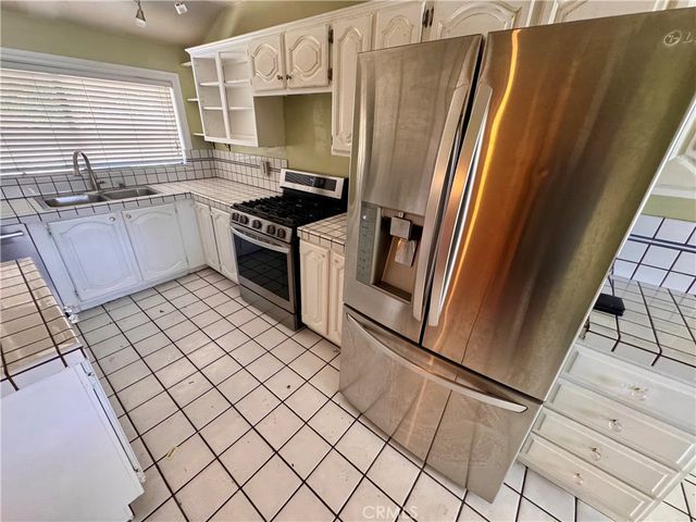 6923 Comanche Avenue, Winnetka, CA 91306
