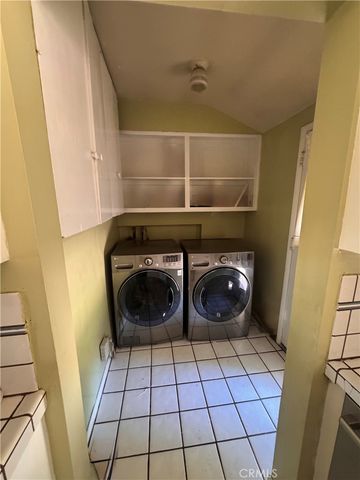 6923 Comanche Avenue, Winnetka, CA 91306