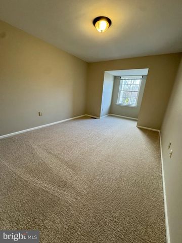 25 SEQUOIA DR, Newtown, PA 18940