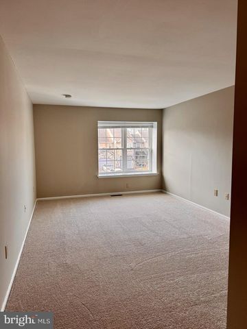 25 SEQUOIA DR, Newtown, PA 18940