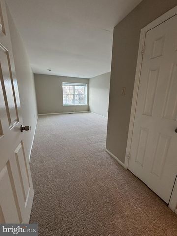 25 SEQUOIA DR, Newtown, PA 18940