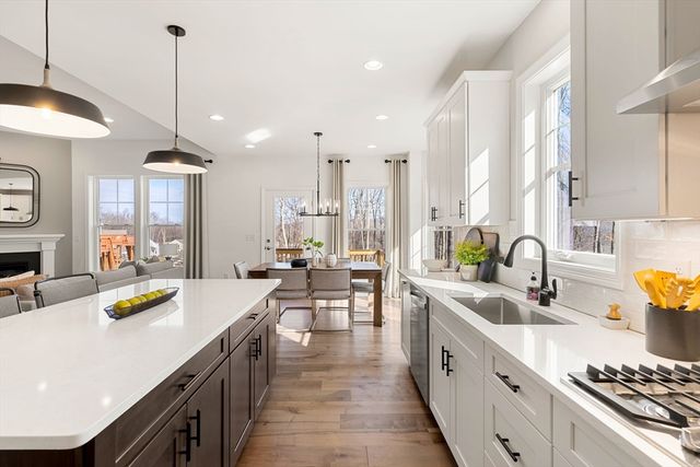 29 Germain Way 03, Norton, MA 02766