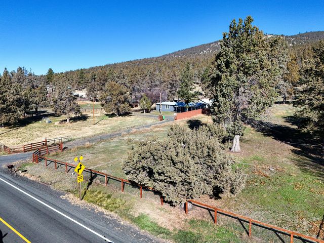 19223 N Poe Valley Road, Klamath Falls, OR 97603