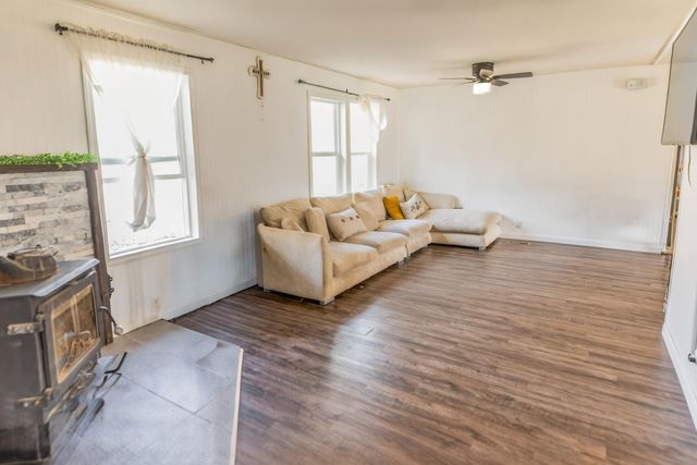 19223 N Poe Valley Road, Klamath Falls, OR 97603