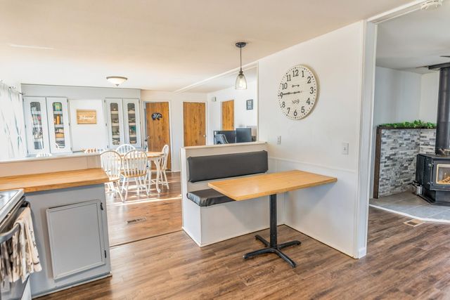 19223 N Poe Valley Road, Klamath Falls, OR 97603