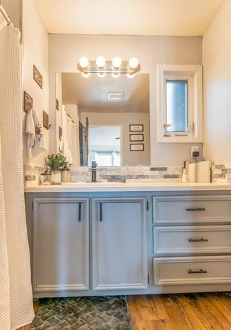 19223 N Poe Valley Road, Klamath Falls, OR 97603