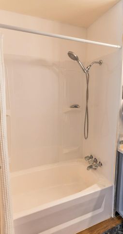 19223 N Poe Valley Road, Klamath Falls, OR 97603