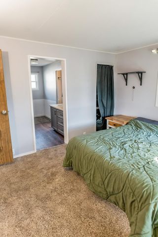 19223 N Poe Valley Road, Klamath Falls, OR 97603