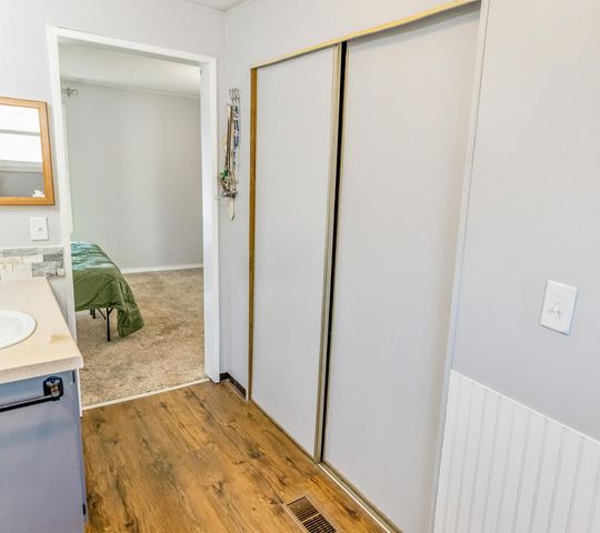 19223 N Poe Valley Road, Klamath Falls, OR 97603