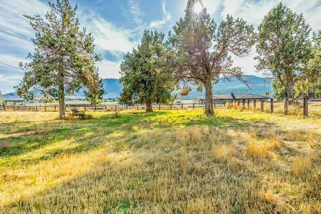 19223 N Poe Valley Road, Klamath Falls, OR 97603