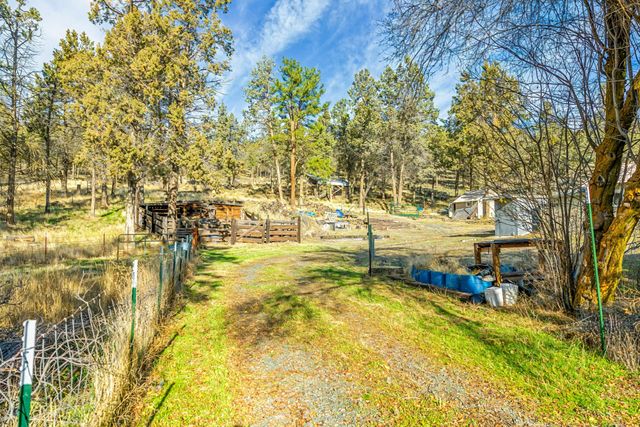 19223 N Poe Valley Road, Klamath Falls, OR 97603