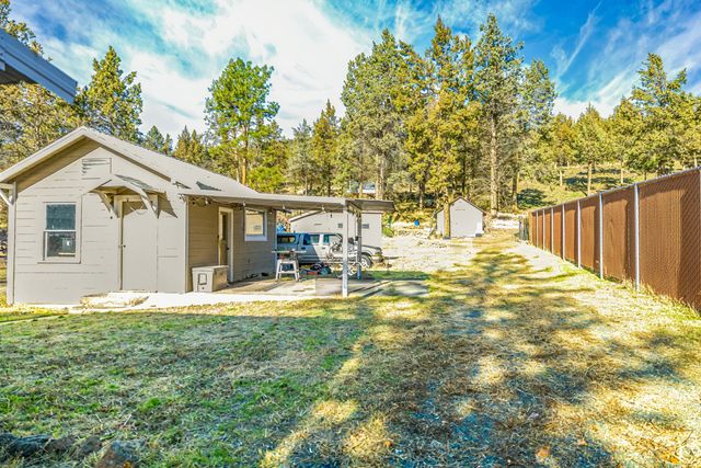 19223 N Poe Valley Road, Klamath Falls, OR 97603