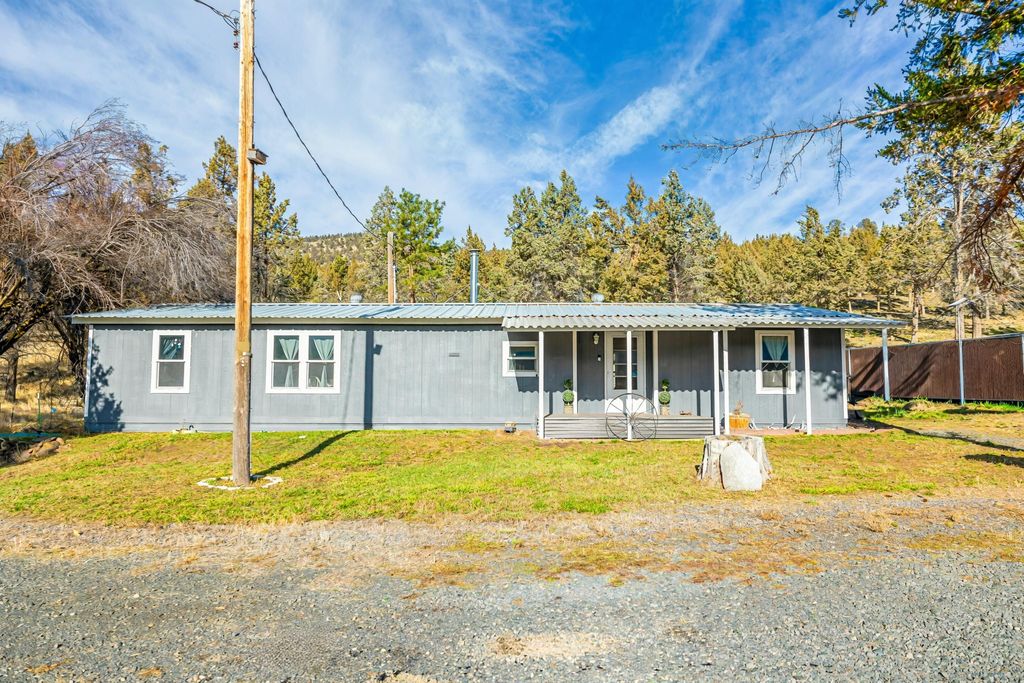 19223 N Poe Valley Road, Klamath Falls, OR 97603