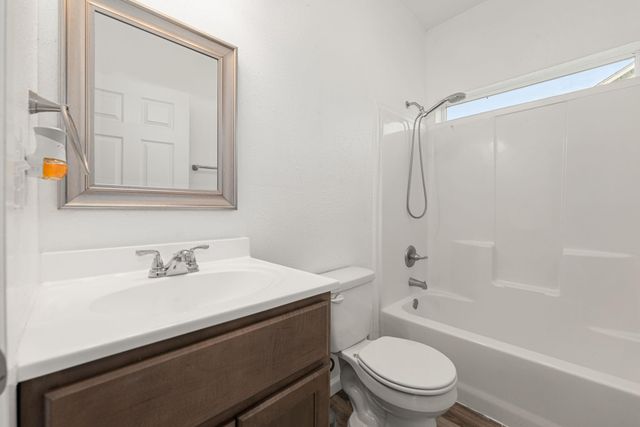 805 E Mulberry Avenue, Wharton, TX 77488