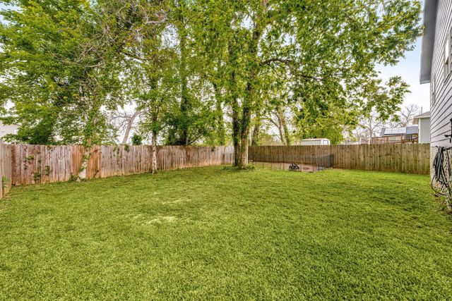 805 E Mulberry Avenue, Wharton, TX 77488