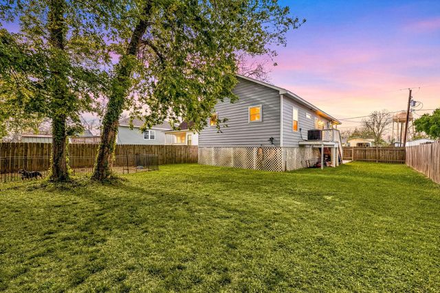 805 E Mulberry Avenue, Wharton, TX 77488