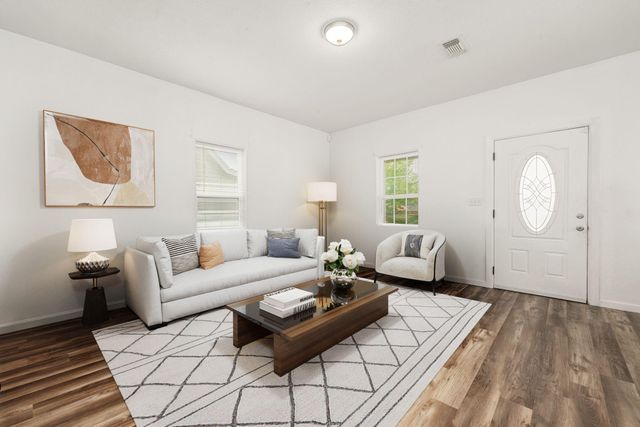 805 E Mulberry Avenue, Wharton, TX 77488