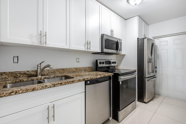 220 Perry Avenue B, Greenacres, FL 33463