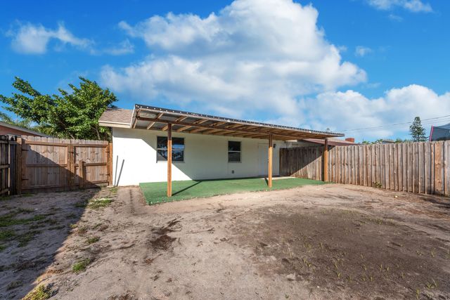 220 Perry Avenue B, Greenacres, FL 33463