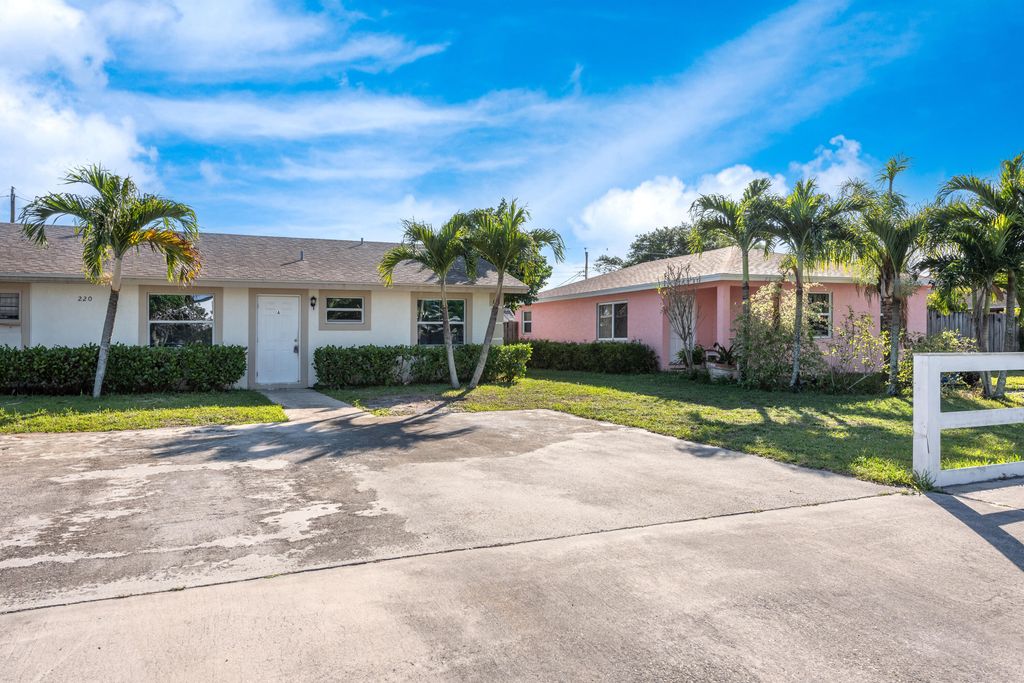 220 Perry Avenue B, Greenacres, FL 33463