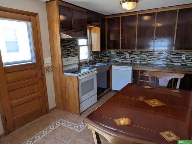 308 E Mission Avenue, Bellevue, NE 68005